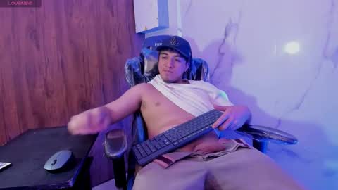 JUAN  online show from March 26, 2026, 2:44 pm