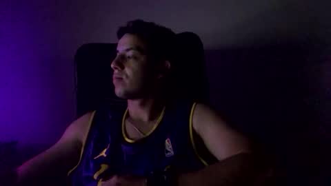 juannvalencia11 online show from April 19, 2026, 4:34 am