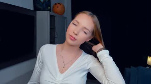 Judie online show from November 10, 2025, 9:03 pm