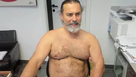 Giovanni50pro online show from November 19, 2025, 4:07 pm