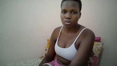 Snapshot of juicy_bella2 chatting on September 10, 2025, 9:20 am juicy_bella2 online show from September 10, 2025, 9:20 am