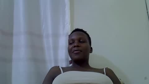 Snapshot of juicy_bella2 chatting on October 14, 2025, 6:52 pm juicy_bella2 online show from October 14, 2025, 6:52 pm