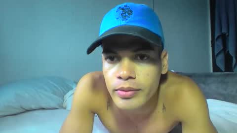 Snapshot of juicy_boy22 chatting on May 4, 2026, 7:10 pm Miguel online show from May 4, 2026, 7:10 pm