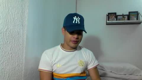 Snapshot of juicy_boy22 chatting on June 14, 2026, 3:08 am Miguel online show from June 14, 2026, 3:08 am