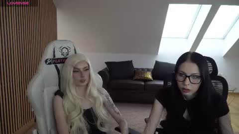 Snapshot of juicy_secrets_054 chatting on July 3, 2026, 10:54 am Elza online show from July 3, 2026, 10:54 am