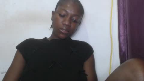 Snapshot of juicyberryx chatting on June 21, 2026, 9:17 pm queen online show from June 21, 2026, 9:17 pm