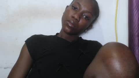 Snapshot of juicyberryx chatting on June 22, 2026, 3:25 am queen online show from June 22, 2026, 3:25 am