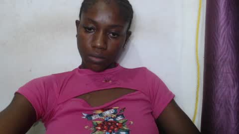 Snapshot of juicyberryx chatting on June 22, 2026, 3:31 pm queen online show from June 22, 2026, 3:31 pm