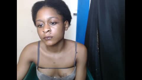 Snapshot of juicynwetx chatting on February 24, 2025, 1:21 pm juicynwetx online show from February 24, 2025, 1:21 pm