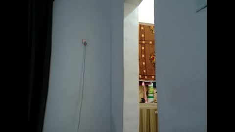 juicyxpink online show from September 19, 2025, 7:32 am