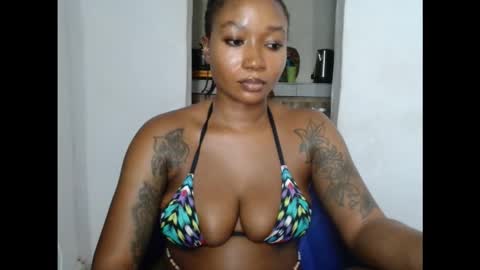 juicyxpink online show from November 27, 2025, 12:46 am