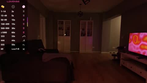 Juicy online show from October 23, 2025, 3:44 pm