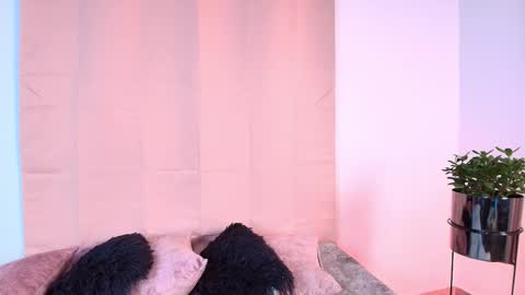 Jules and Gia online show from October 29, 2025, 9:55 am