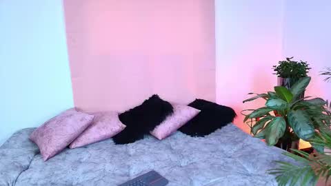 Jules and Gia online show from November 1, 2025, 5:04 pm