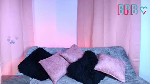 Snapshot of jules_n_gia chatting on December 21, 2025, 10:50 pm Jules and Gia online show from December 21, 2025, 10:50 pm