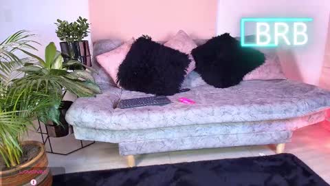 Snapshot of jules_n_gia chatting on January 11, 2026, 4:23 pm Jules and Gia online show from January 11, 2026, 4:23 pm