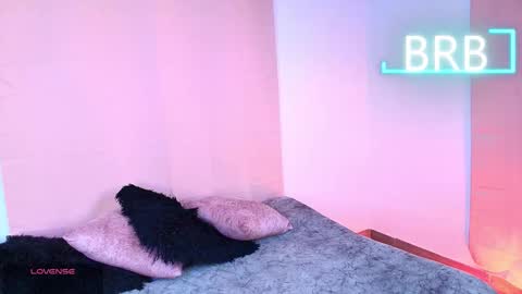 Snapshot of jules_n_gia chatting on January 13, 2026, 9:36 am Jules and Gia online show from January 13, 2026, 9:36 am