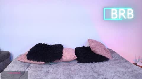 Snapshot of jules_n_gia chatting on March 3, 2026, 9:15 am Jules and Gia online show from March 3, 2026, 9:15 am