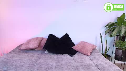 Snapshot of jules_n_gia chatting on March 5, 2026, 6:37 pm Jules and Gia online show from March 5, 2026, 6:37 pm