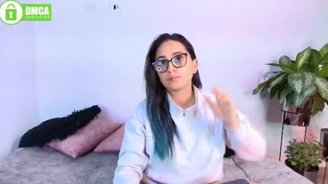 Snapshot of jules_n_gia chatting on July 1, 2026, 9:44 am Jules and Gia online show from July 1, 2026, 9:44 am