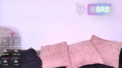 Snapshot of jules_n_gia chatting on July 29, 2026, 9:40 am Jules and Gia online show from July 29, 2026, 9:40 am