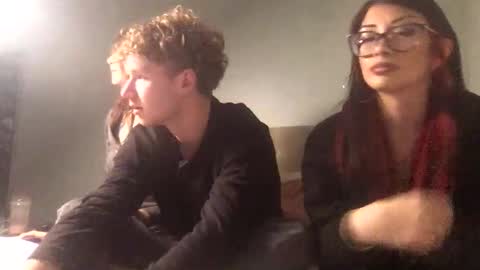 jules_vondi online show from December 1, 2025, 4:17 am