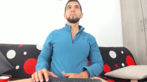 juleslake2 online show from December 4, 2025, 12:14 pm