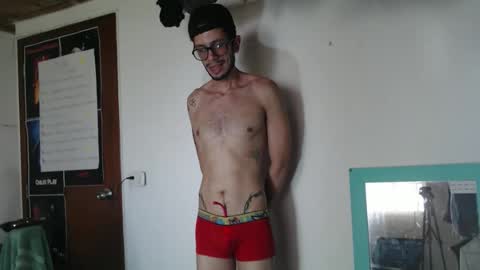 Julfigo online show from April 14, 2026, 6:47 pm