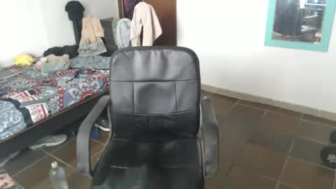 Snapshot of julfigo chatting on April 28, 2026, 3:06 pm Julfigo online show from April 28, 2026, 3:06 pm