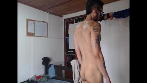 Snapshot of julfigo chatting on May 5, 2026, 6:38 pm Julfigo online show from May 5, 2026, 6:38 pm