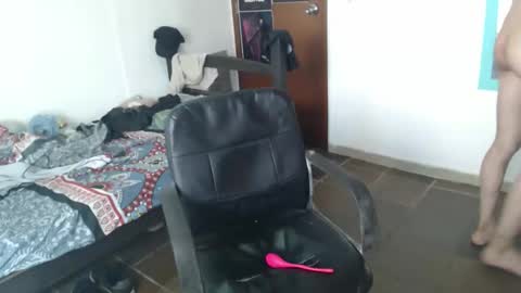 Snapshot of julfigo chatting on May 12, 2026, 5:54 pm Julfigo online show from May 12, 2026, 5:54 pm