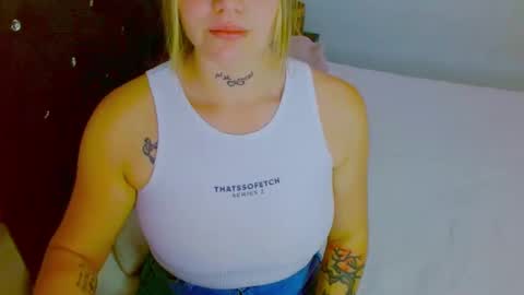  Juliana Torres  online show from November 2, 2025, 9:39 pm