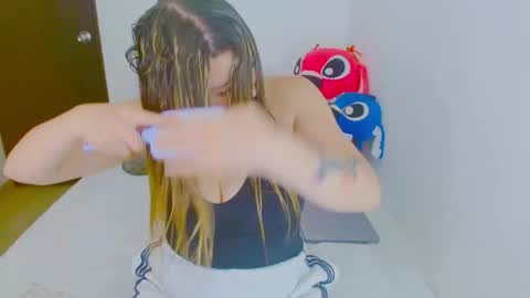  Juliana Torres  online show from February 17, 2026, 9:10 pm