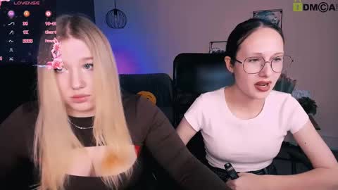 juli kisss online show from March 8, 2025, 1:25 pm