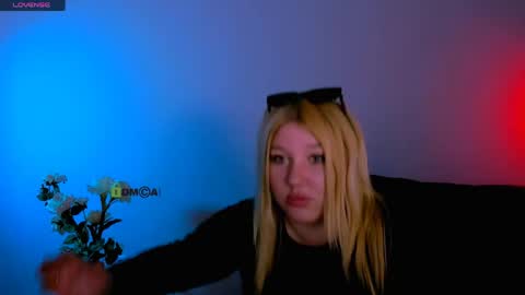 Snapshot of juli_kisss chatting on June 10, 2026, 10:25 am juli kisss online show from June 10, 2026, 10:25 am