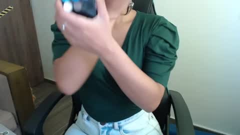Snapshot of juli_love11 chatting on December 31, 2024, 5:40 pm JULIETA online show from December 31, 2024, 5:40 pm