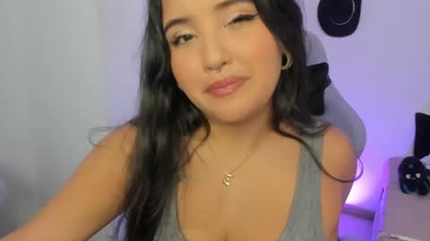 juli_santos_22 online show from March 7, 2025, 10:32 pm