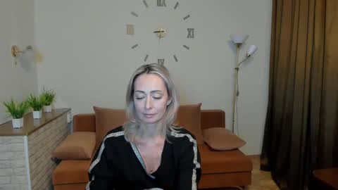 Snapshot of julia__cherry_ chatting on January 12, 2025, 1:27 pm julia__cherry_ online show from January 12, 2025, 1:27 pm