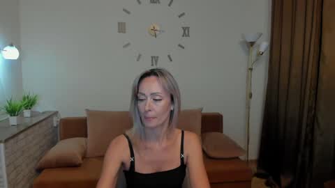 Snapshot of julia__cherry_ chatting on February 5, 2025, 3:31 pm julia__cherry_ online show from February 5, 2025, 3:31 pm