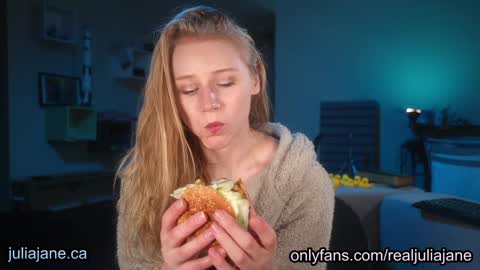 Julia Jane online show from January 29, 2025, 9:23 am