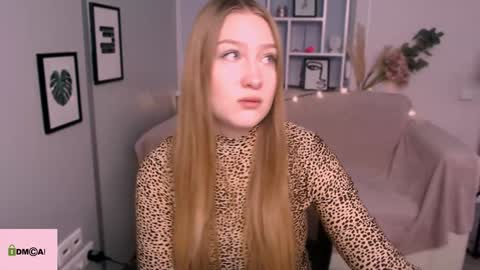 Julia  online show from January 4, 2025, 10:27 am