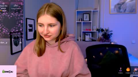 Julia  online show from January 5, 2025, 10:32 am