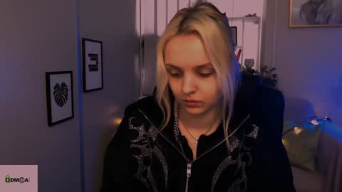 Julia  online show from January 8, 2025, 10:37 am