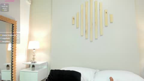 Snapshot of julia_martinezz_ chatting on January 4, 2025, 5:37 pm J U L IA M A R T I N E Z online show from January 4, 2025, 5:37 pm