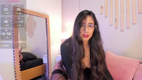 Snapshot of julia_martinezz_ chatting on February 8, 2025, 11:22 am J U L IA M A R T I N E Z online show from February 8, 2025, 11:22 am