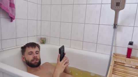 Snapshot of julia_official chatting on October 5, 2025, 10:13 am julia_official online show from October 5, 2025, 10:13 am