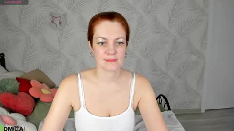 julia_suny online show from May 15, 2026, 8:10 am