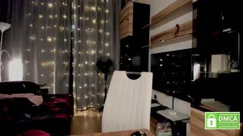 julia_t_mog online show from February 8, 2026, 10:13 pm