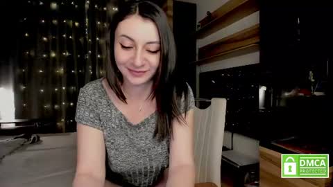 julia_t_mog online show from June 26, 2026, 9:41 pm