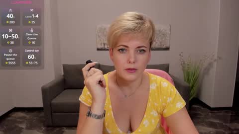 Snapshot of julia_wilsons chatting on December 15, 2024, 11:12 am Julia online show from December 15, 2024, 11:12 am